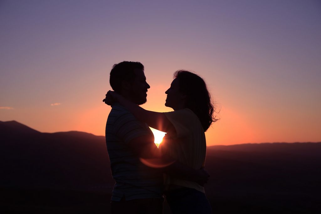 20+ Interesting Points to Talk About With Your Guy